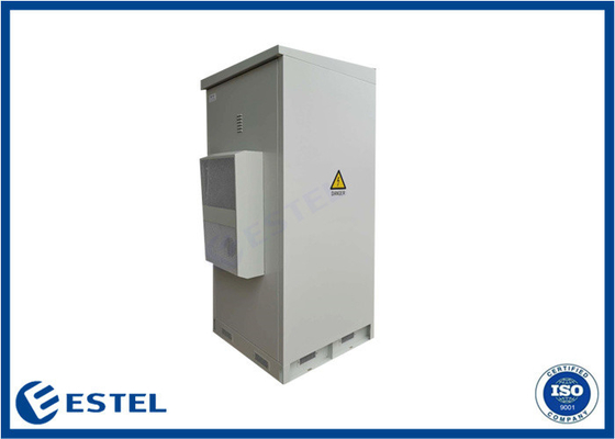 Airproof 40U Outdoor Telecom Enclosures Dengan Remote Monitoring System / Distribusi Daya