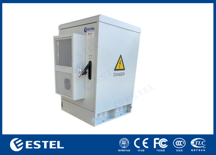 Satu pintu depan IP55 Outdoor Cabinet Dengan 16U User Space Cooling Dengan AC